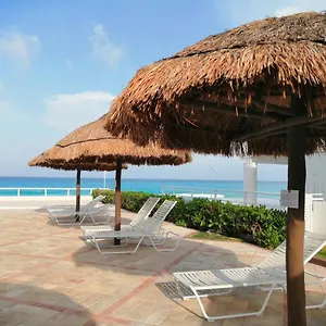 Apartamento Brisas Beachfront In Zone, Cancún